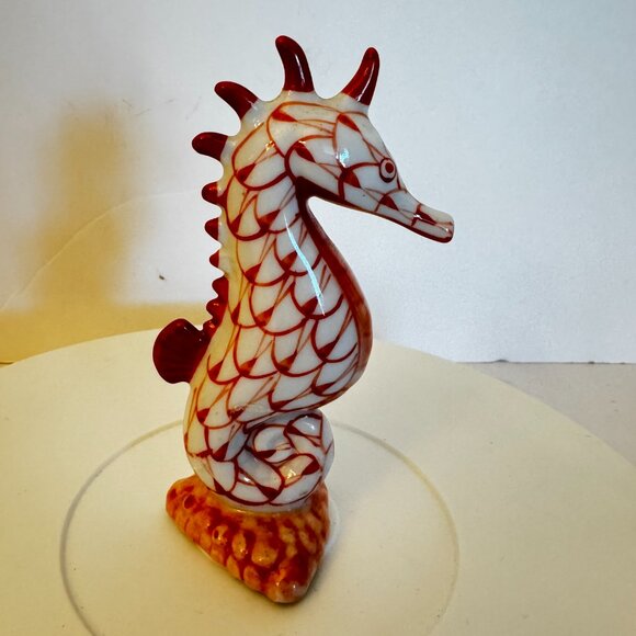 Coral Seahorse 5" Figurine White Fishnet Pattern Porcelain Andrea by Sadek - Picture 5 of 10